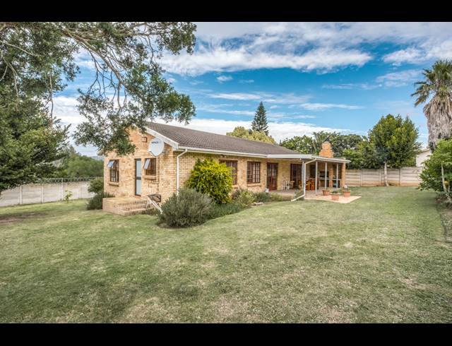 3 BEDROOM HOUSE RENTED IN SUNRIDGE PARK